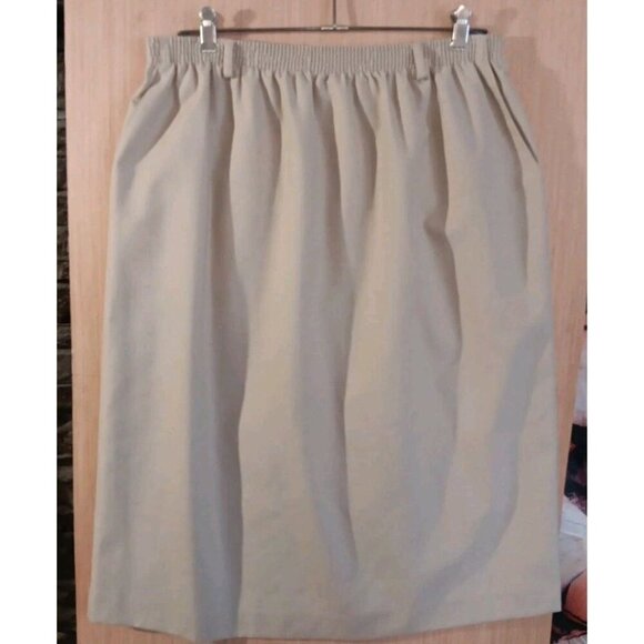 Alfred Dunner Sz 16‎ Women'sSkirt Pull on Midi A Line Tan Rear Slit Belt Loops - Picture 1 of 6